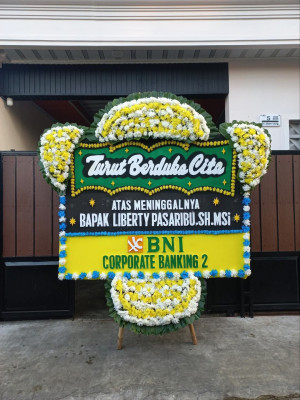 Papan Bunga Duka di Pabuaran Tumpeng
