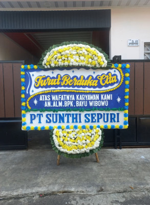 Papan Bunga Duka di Pabuaran Tumpeng