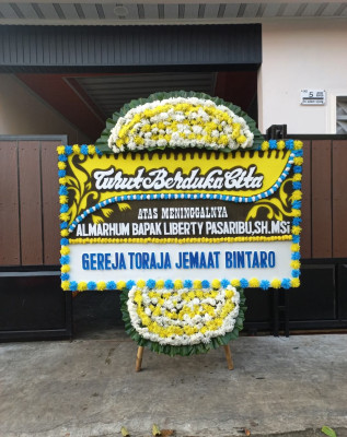 Papan Bunga Duka di Pabuaran Tumpeng
